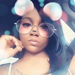 Meet your Posher, Tee